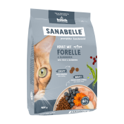 Sanabelle Adult mit Forelle und Blaubeeren
